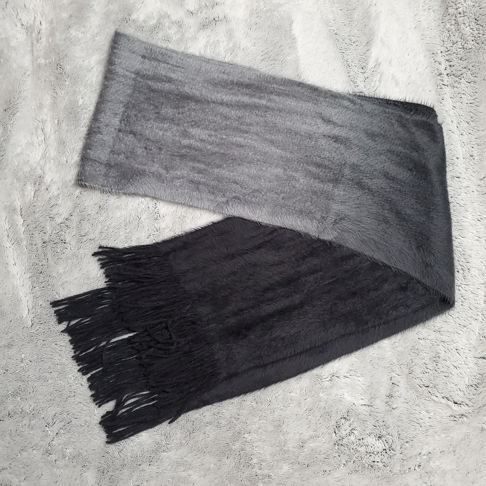 Unisex Gray and Black Scarf